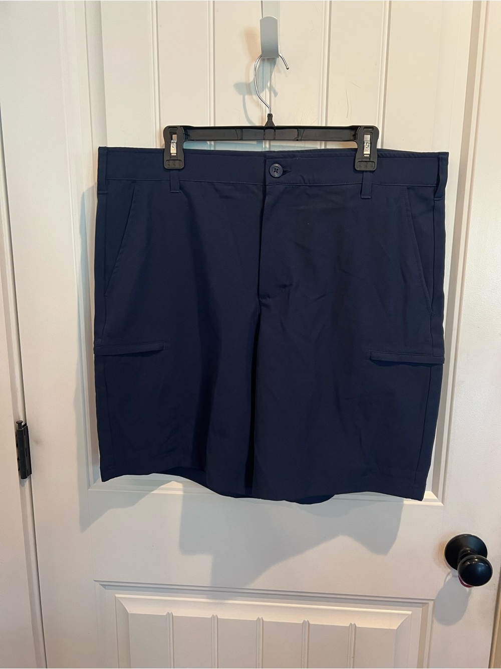 Birdie bound Navy golf cargo Swartz performance casual men’s shorts 40